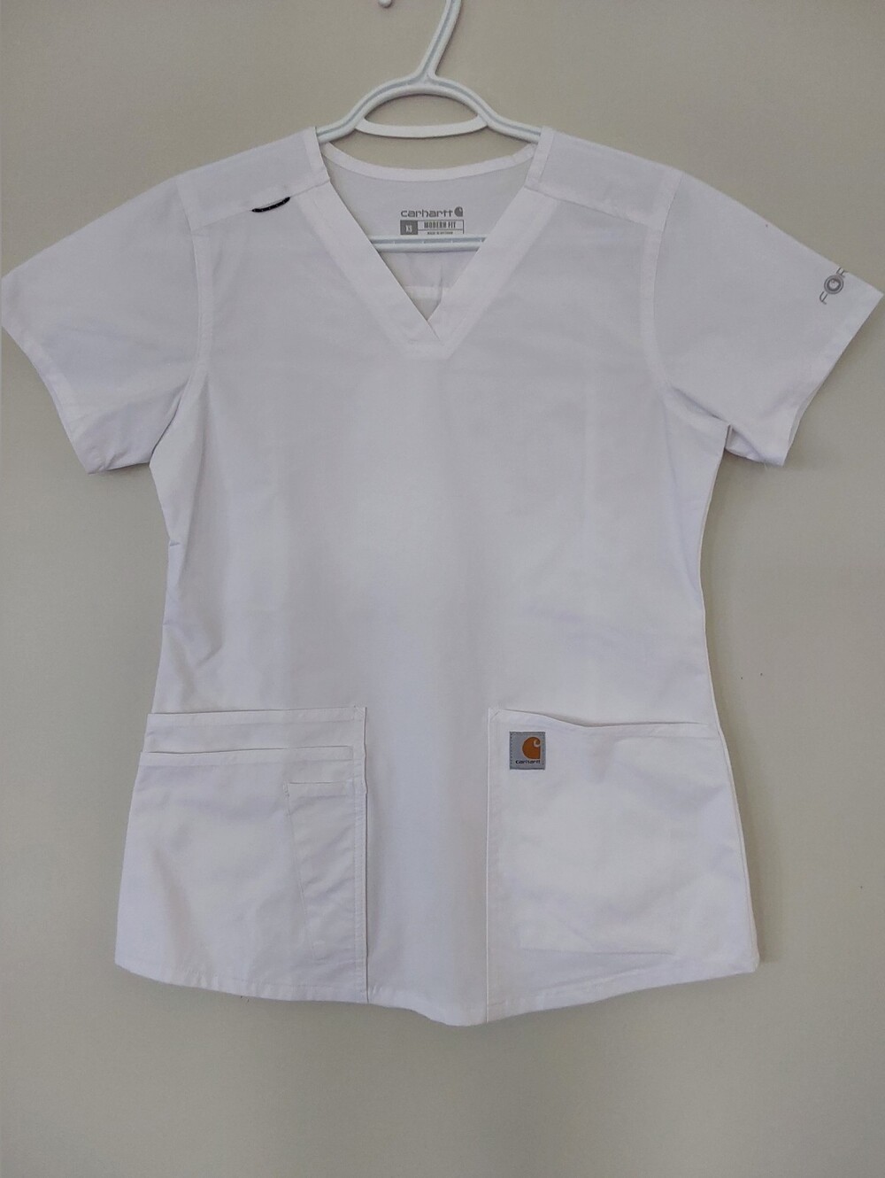 Carhartt FORCE. Women’s White V-Neck Scrub Top XS